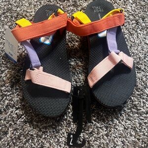 Women’s time and tru nature platform sandals. New! Size 7w